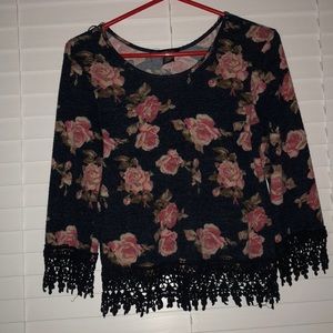 Long sleeve with lace